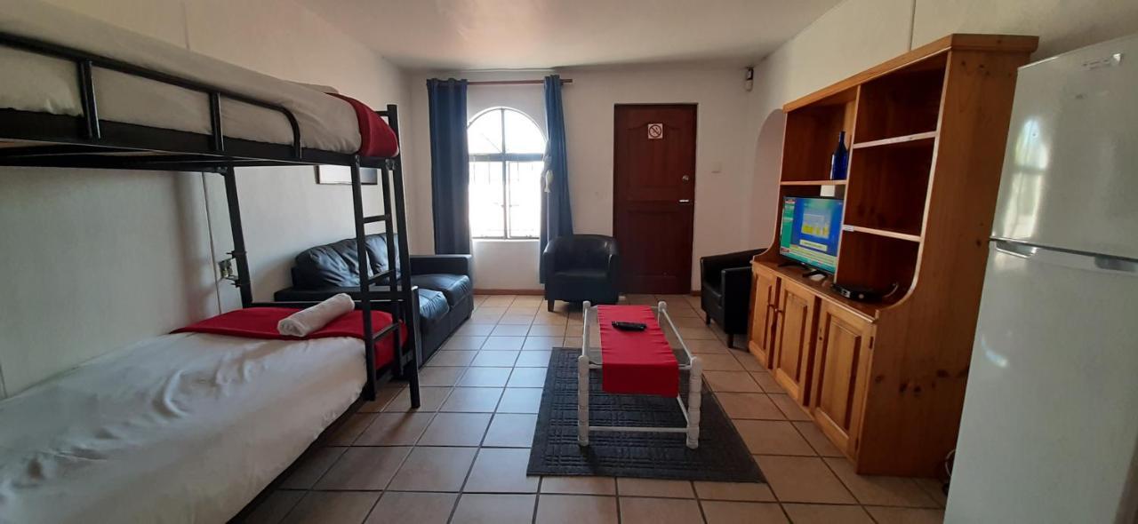 Oom Piet Accommodation Gansbaai Exterior photo